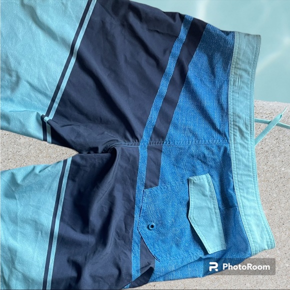 Mossimo - Picture 3 of 5